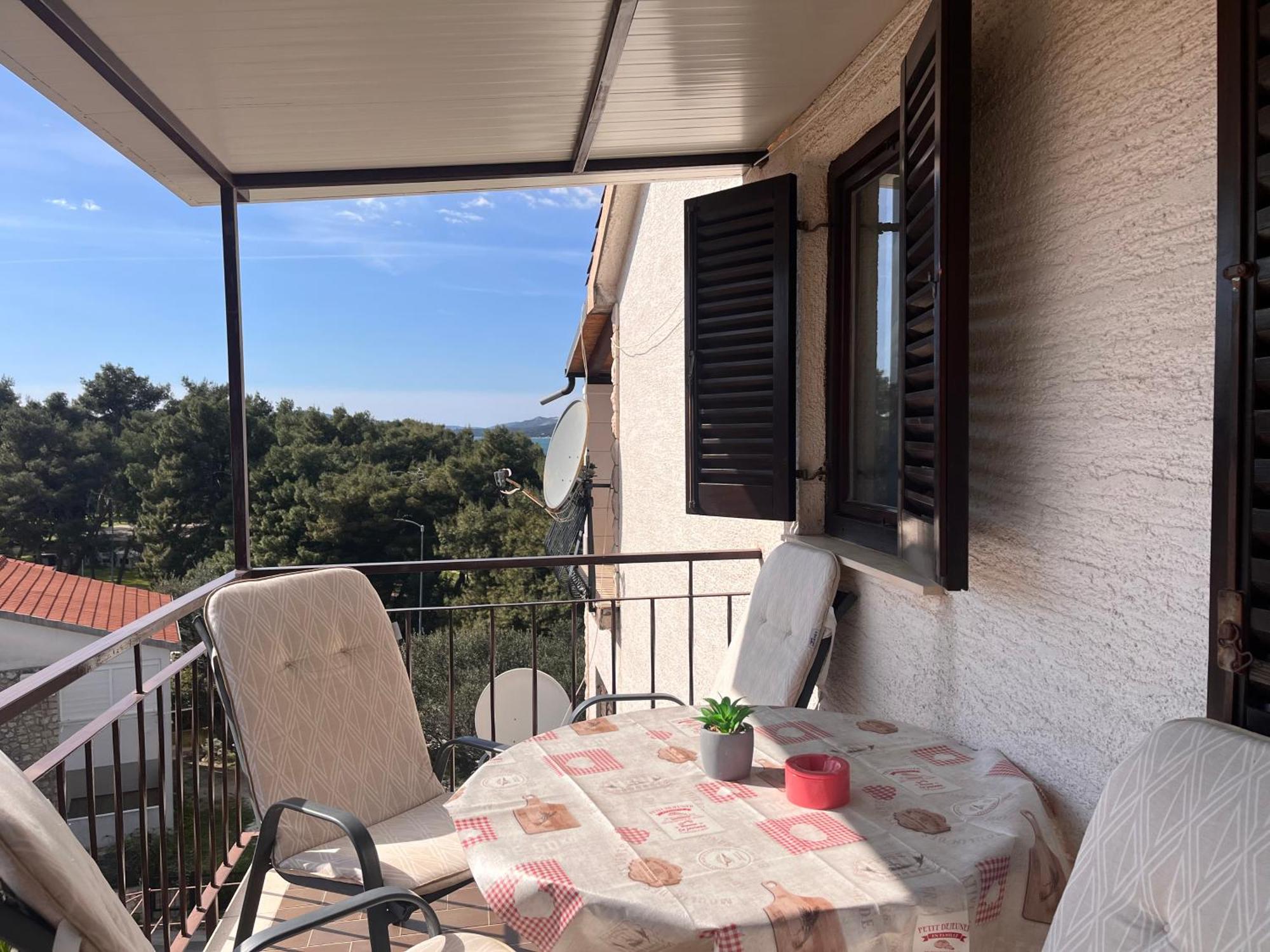 Apartments Villa Mirella 20 M From The Sea - Free Parking Trogir Eksteriør billede