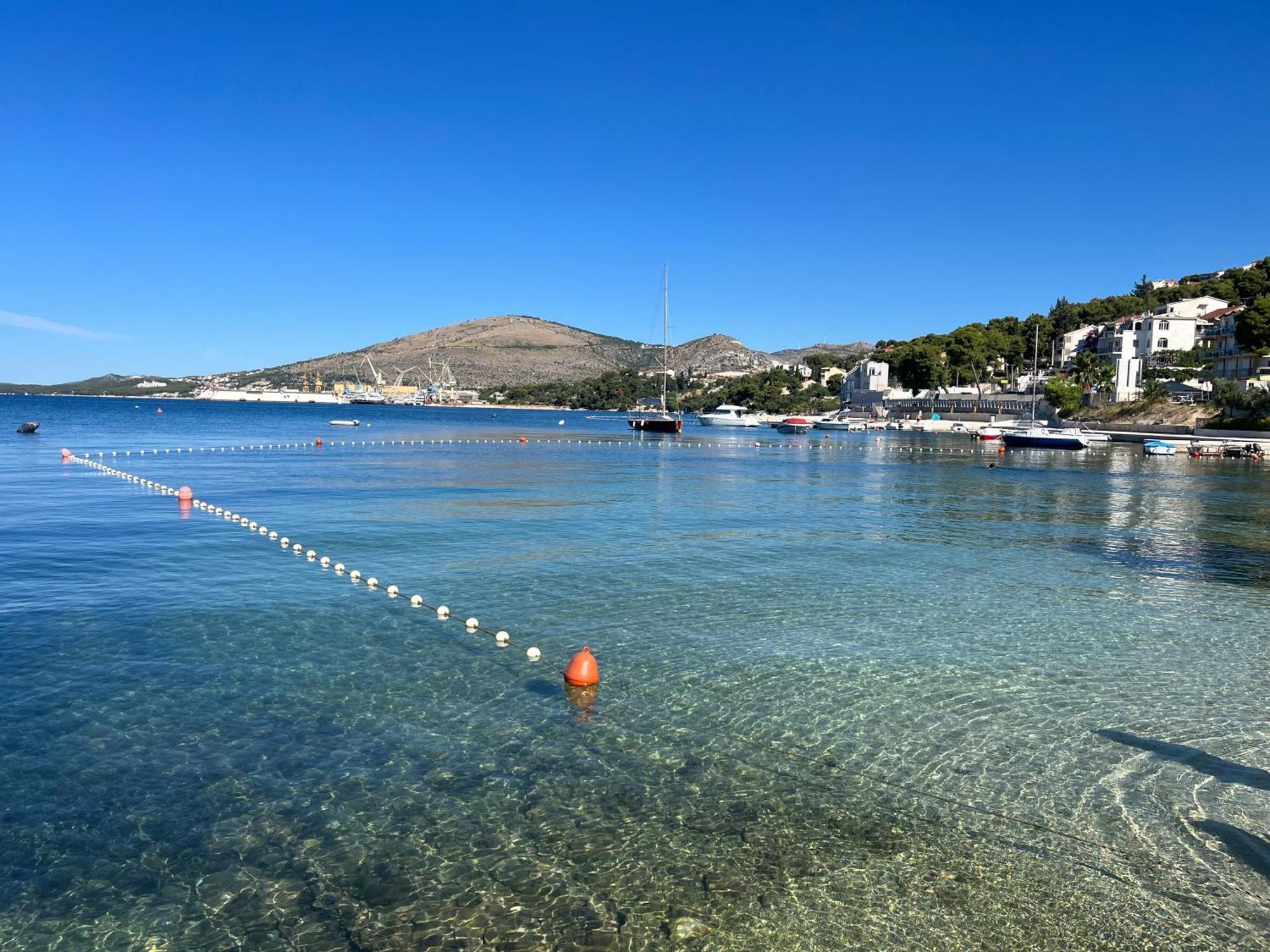 Apartments Villa Mirella 20 M From The Sea - Free Parking Trogir Eksteriør billede