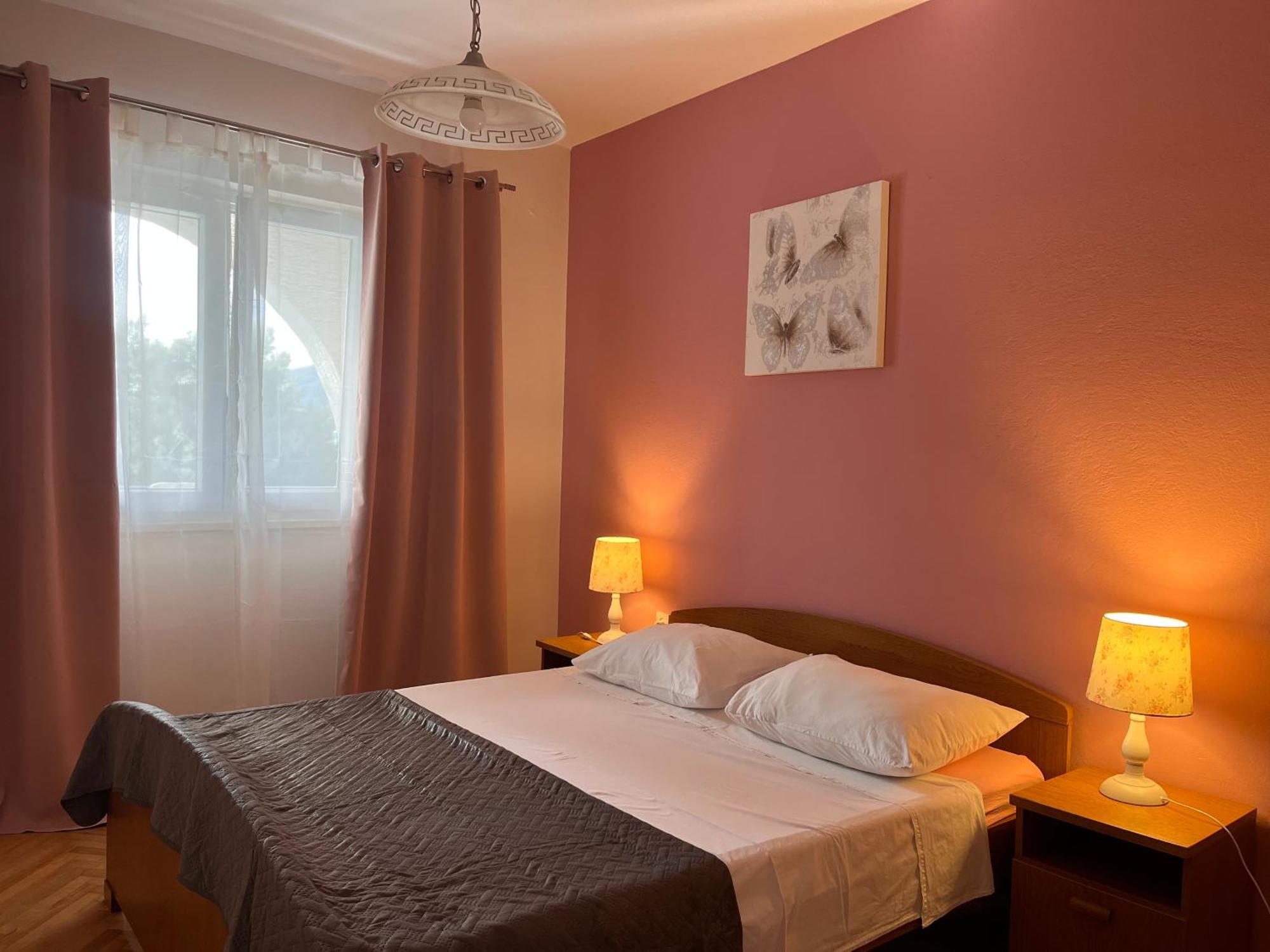 Apartments Villa Mirella 20 M From The Sea - Free Parking Trogir Eksteriør billede