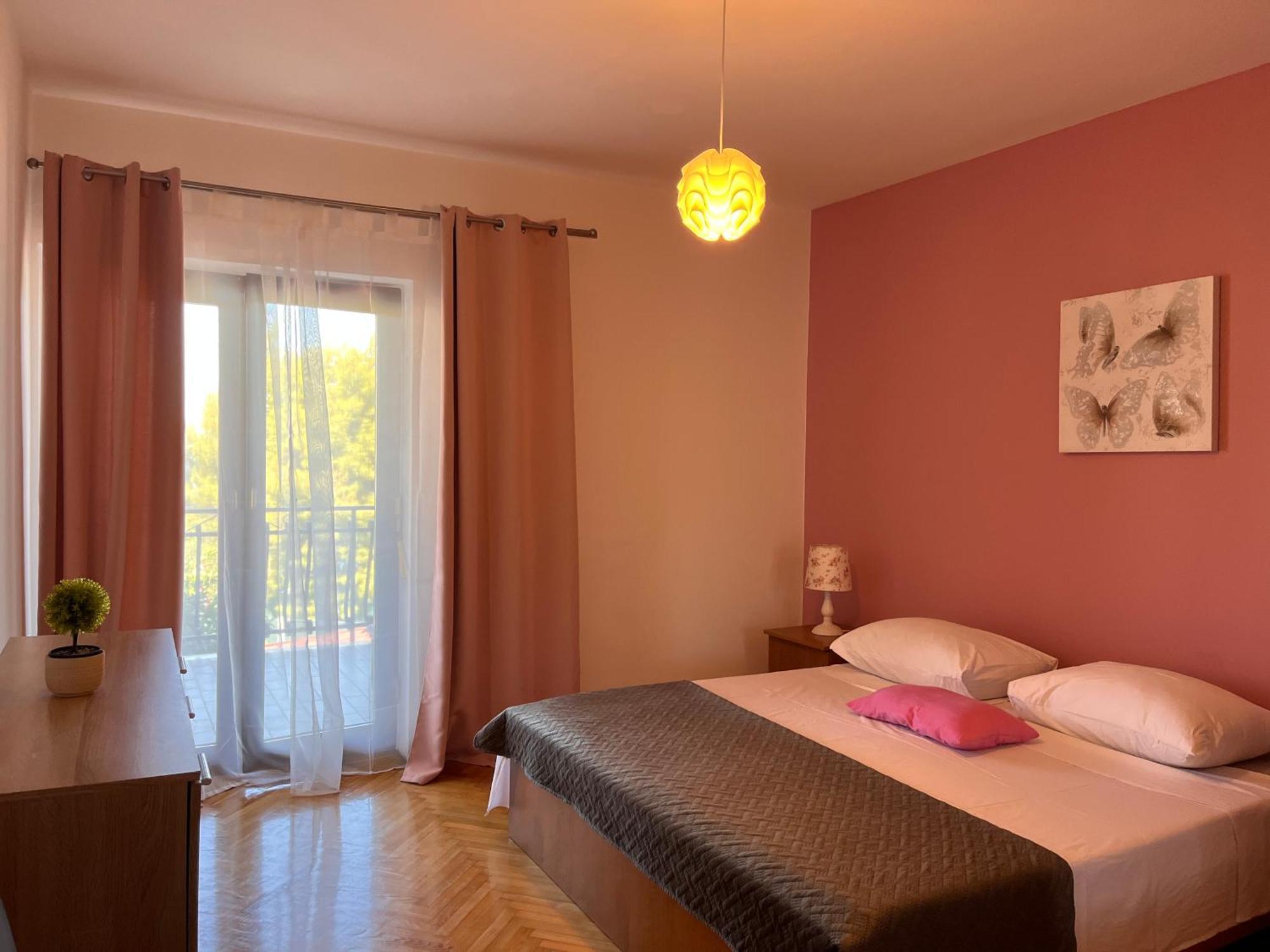Apartments Villa Mirella 20 M From The Sea - Free Parking Trogir Eksteriør billede