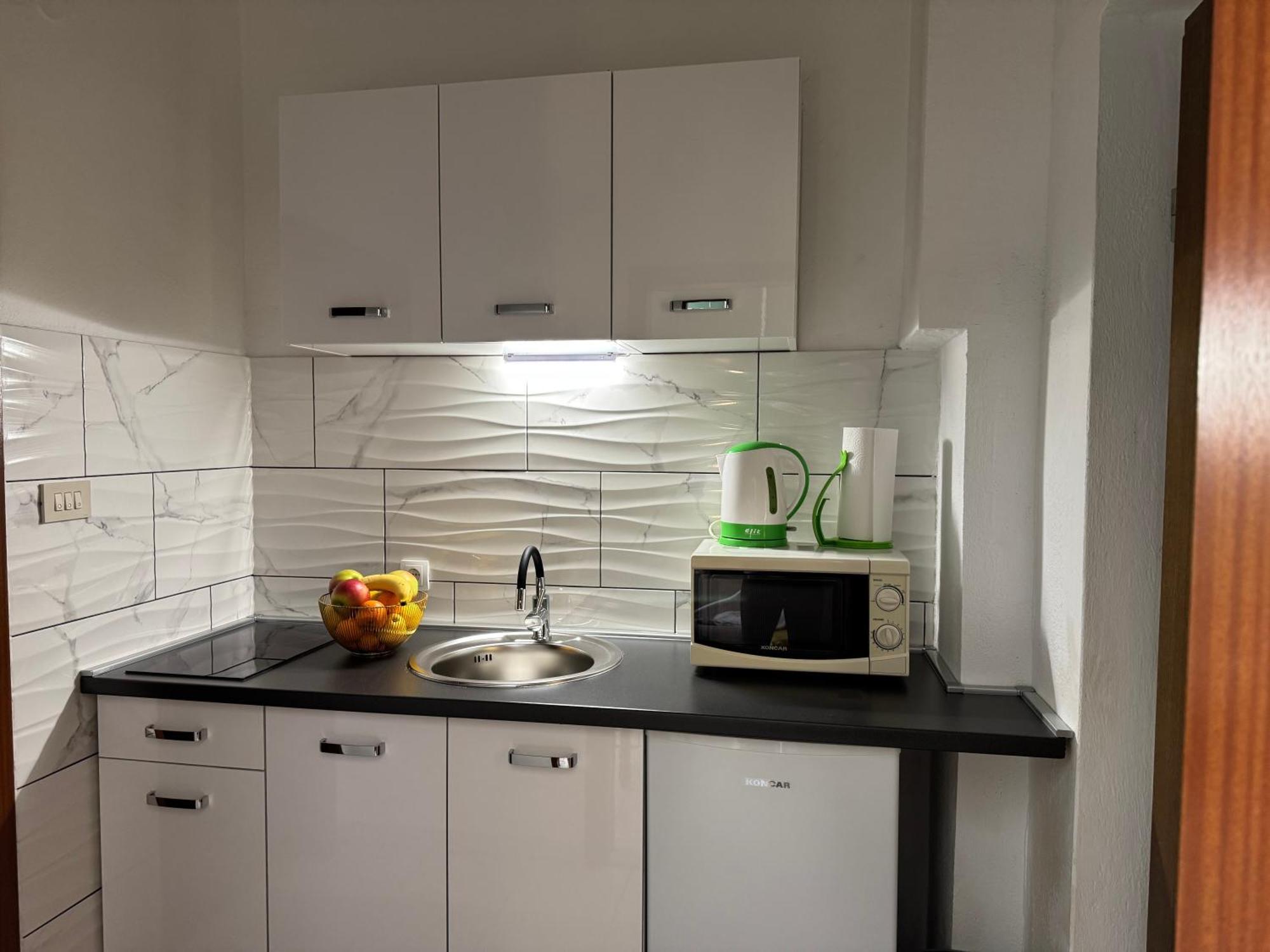 Apartments Villa Mirella 20 M From The Sea - Free Parking Trogir Eksteriør billede