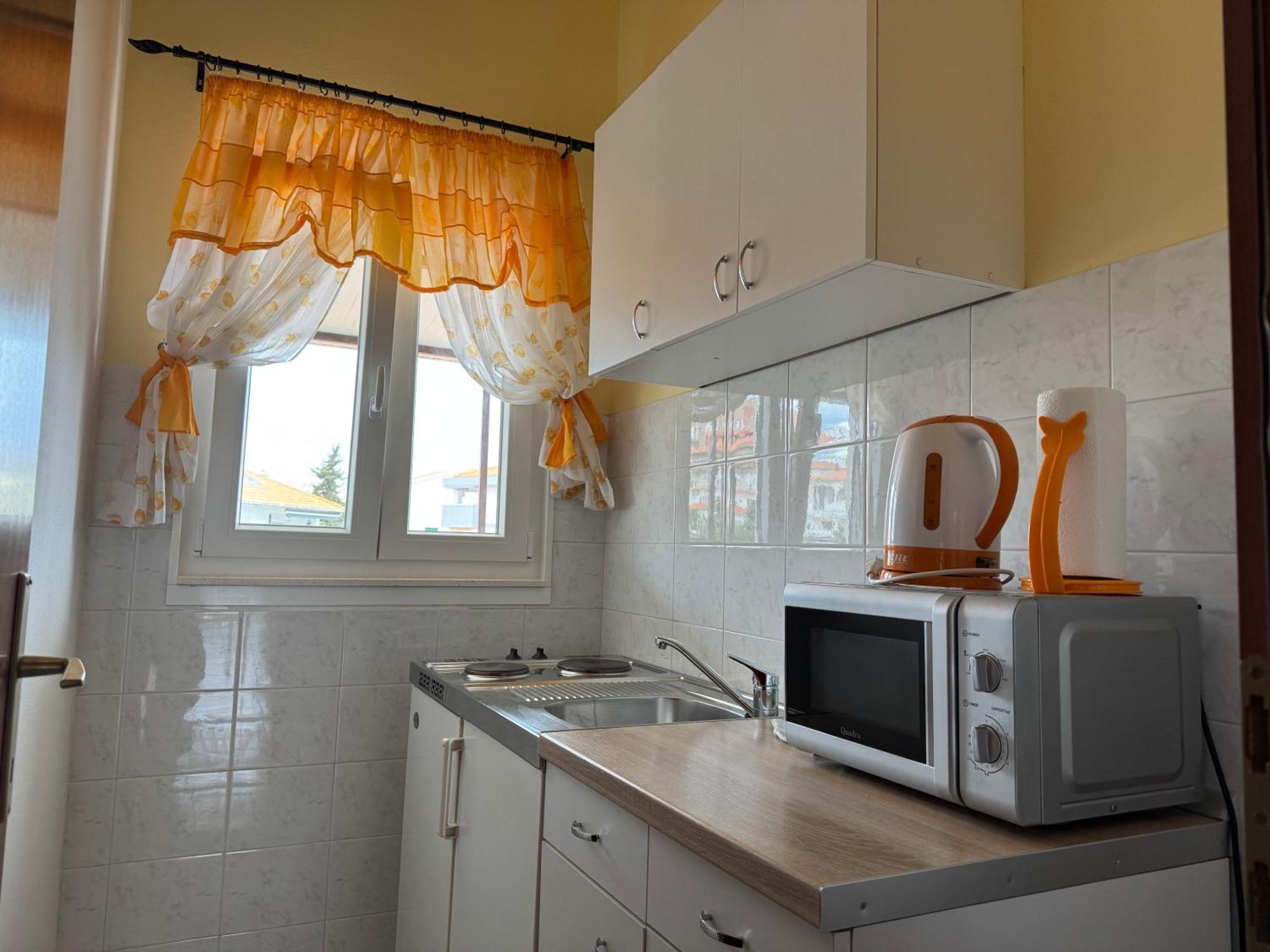 Apartments Villa Mirella 20 M From The Sea - Free Parking Trogir Eksteriør billede