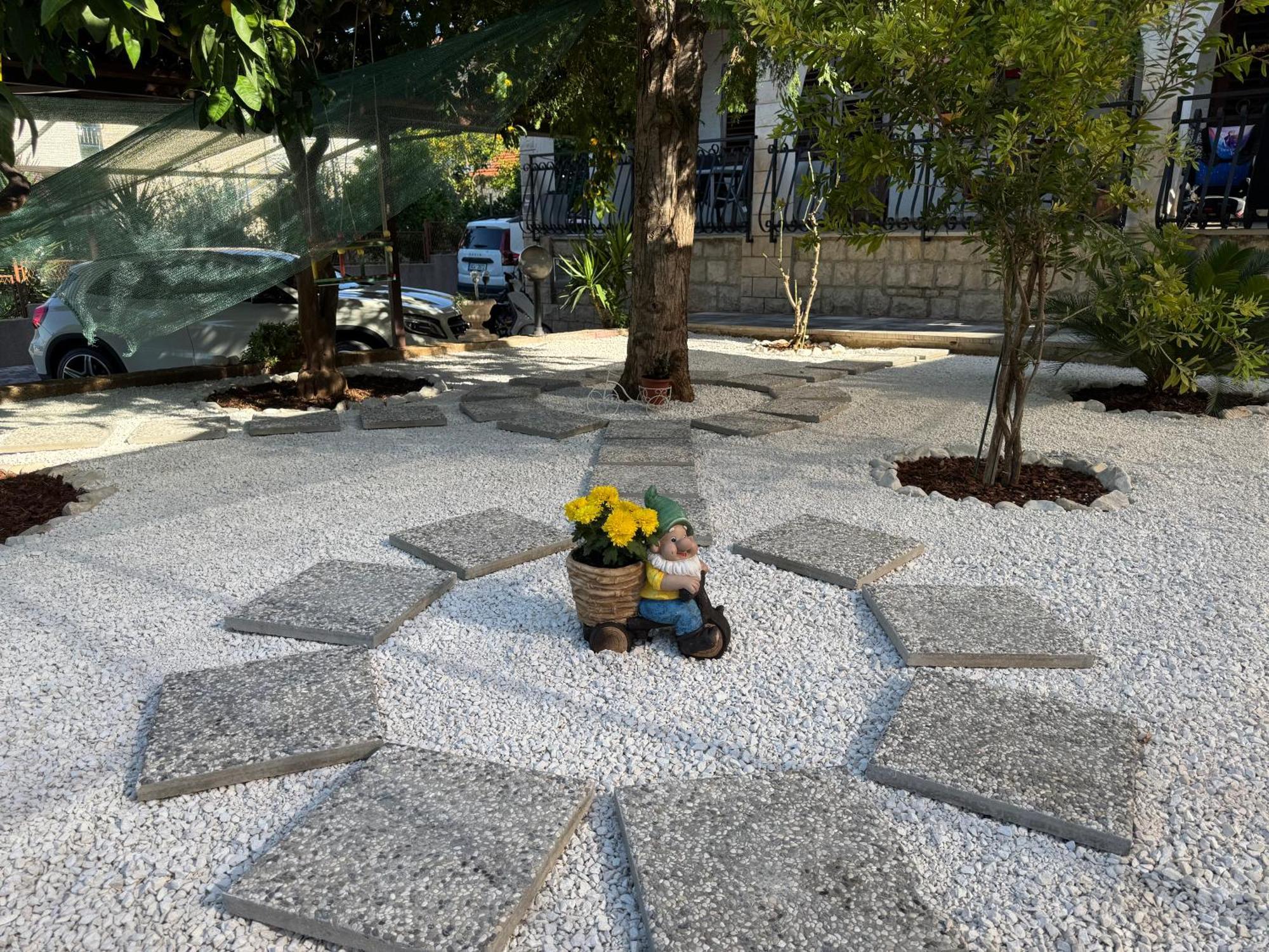 Apartments Villa Mirella 20 M From The Sea - Free Parking Trogir Eksteriør billede